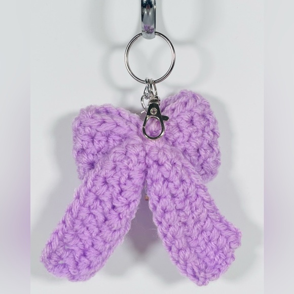 Purple Crochet Bow Bag Charm Keychain - Picture 2 of 6